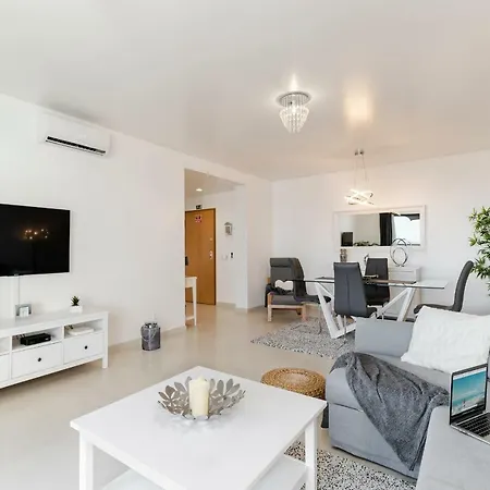 Canico Vi By An Island Appartement