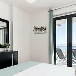 Canico Vi By An Island