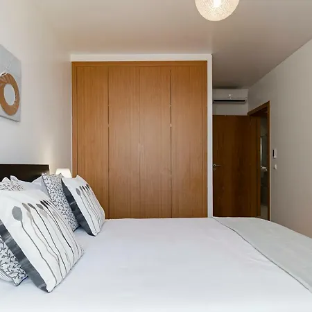 Canico Vi By An Island * Santa Cruz (Madeira)