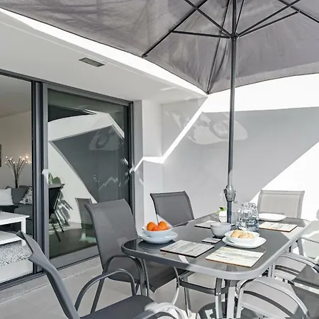 Canico Vi By An Island * Santa Cruz (Madeira)