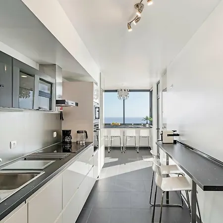 Canico Vi By An Island