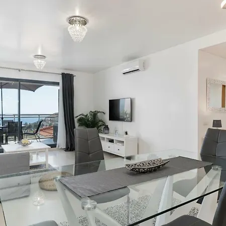 Canico Vi By An Island *