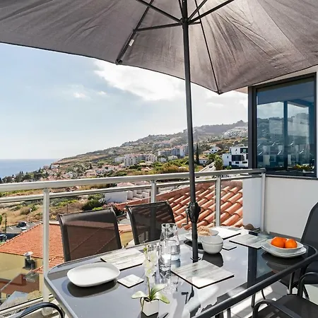 Canico Vi By An Island *