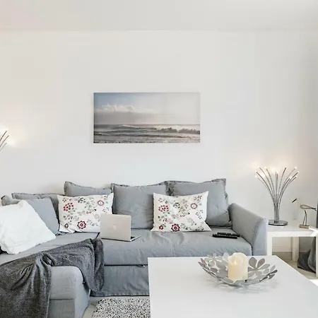 Canico Vi By An Island