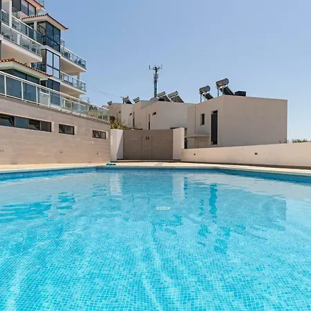 Canico Vi By An Island