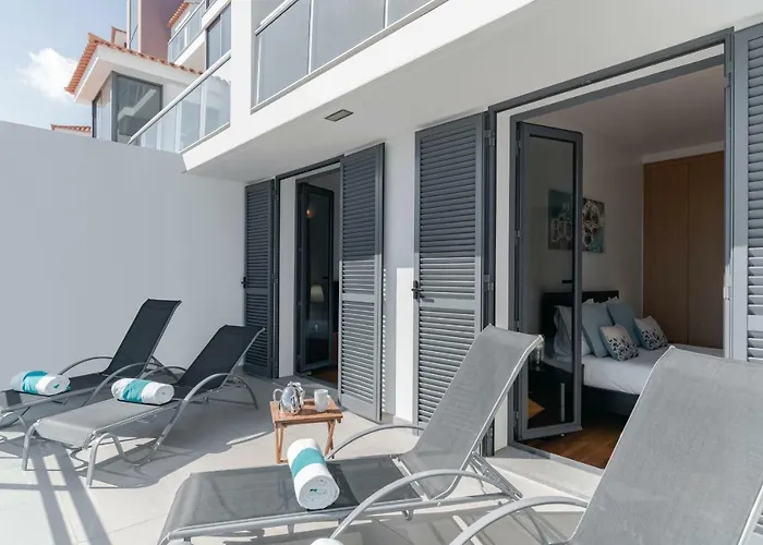 Canico Vi By An Island Apartment